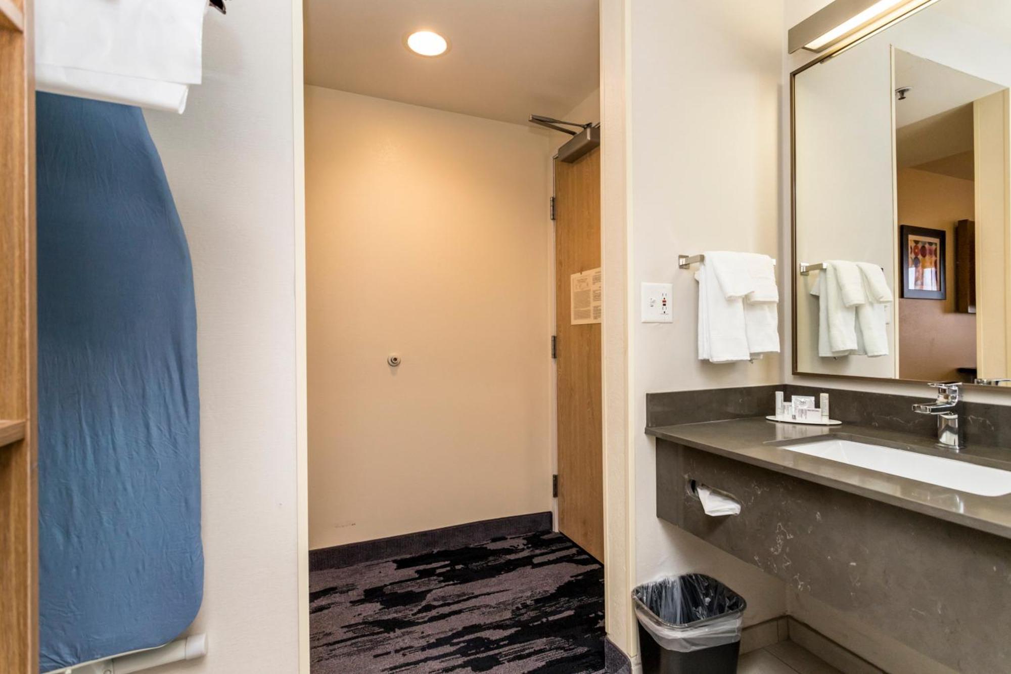 Fairfield Hotel